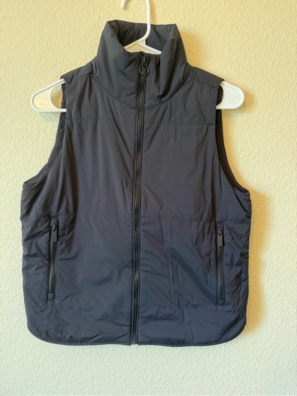 Vuori Black Canyon Insulated Puffer Vest Lightweight #VW533
